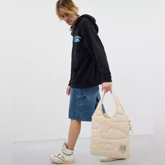 Coachtopia Loop Flat Tote with Cloud Quilting - Picture 14 of 14